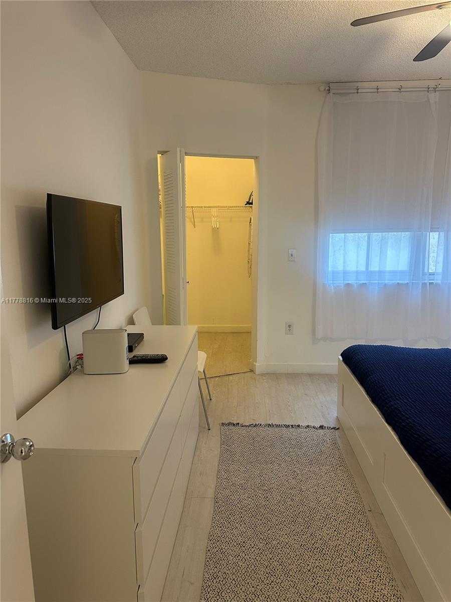 Small Image of 19877 EAST COUNTRY CLUB DR #3105, Aventura Number 11