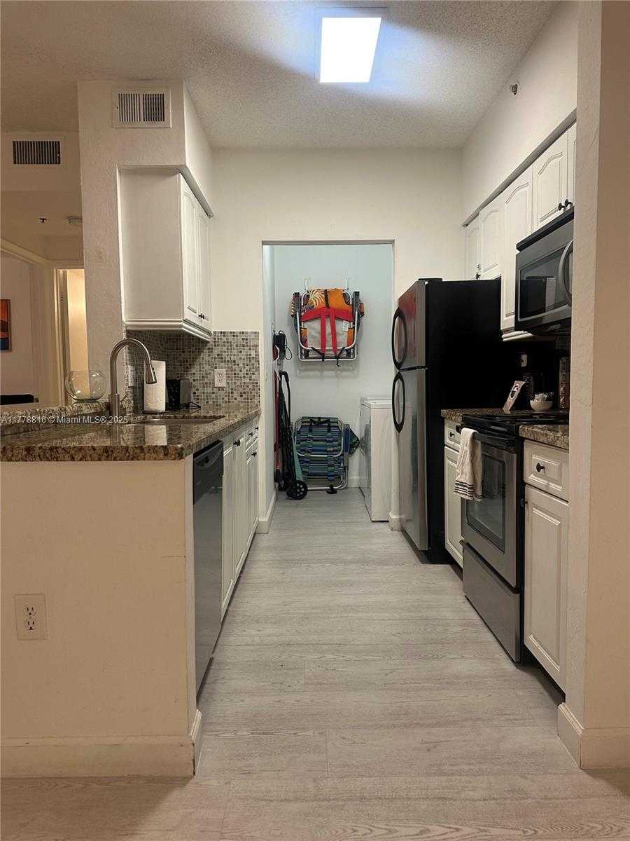 Small Image of 19877 EAST COUNTRY CLUB DR #3105, Aventura Number 13