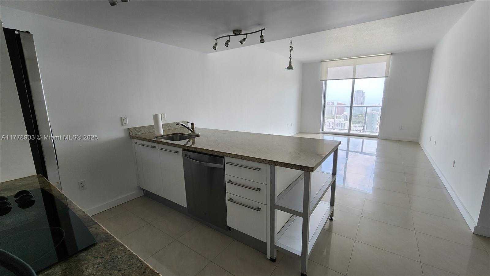 Small Image of 185 SOUTH WEST 7TH ST #3814, Miami Number 2