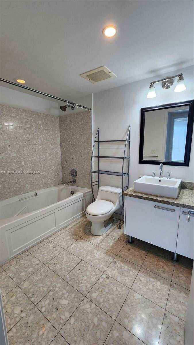 Small Image of 185 SOUTH WEST 7TH ST #3814, Miami Number 9