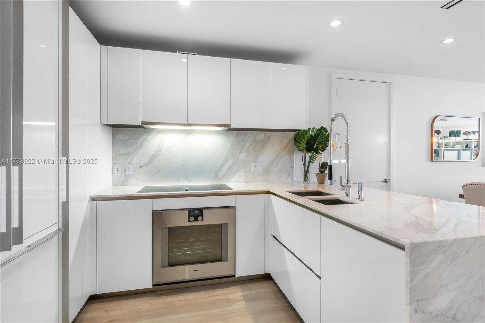 Small Image of 10201 COLLINS AVE #1205, Bal Harbour Number 11