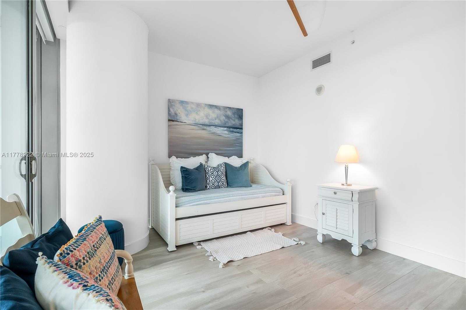 Small Image of 10201 COLLINS AVE #1205, Bal Harbour Number 18