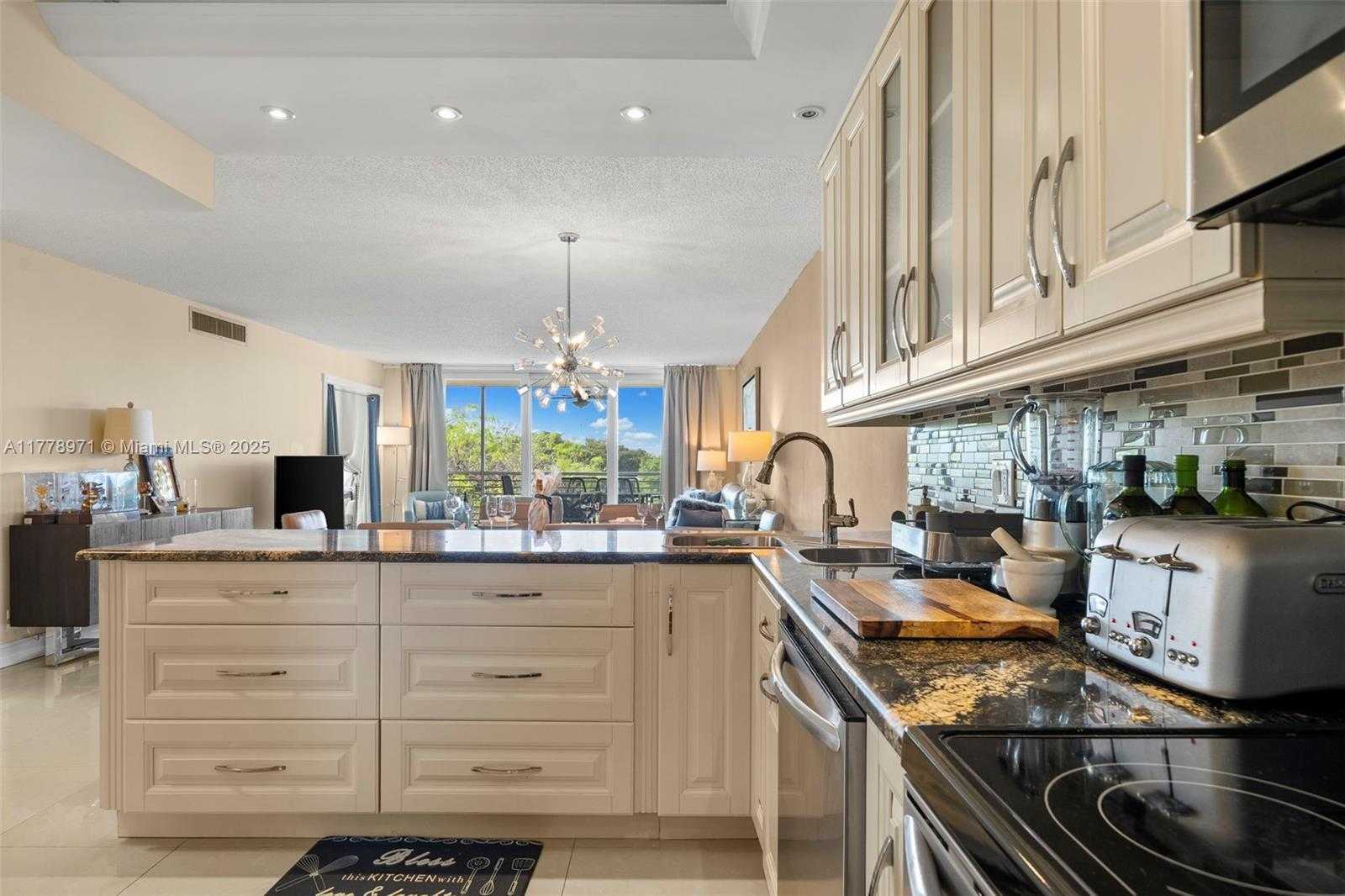 Small Image of 4030 WEST PALM AIRE DR #408, Pompano Beach Number 11