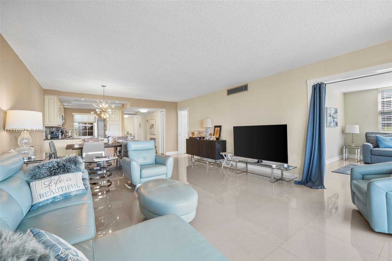 Small Image of 4030 WEST PALM AIRE DR #408, Pompano Beach Number 12