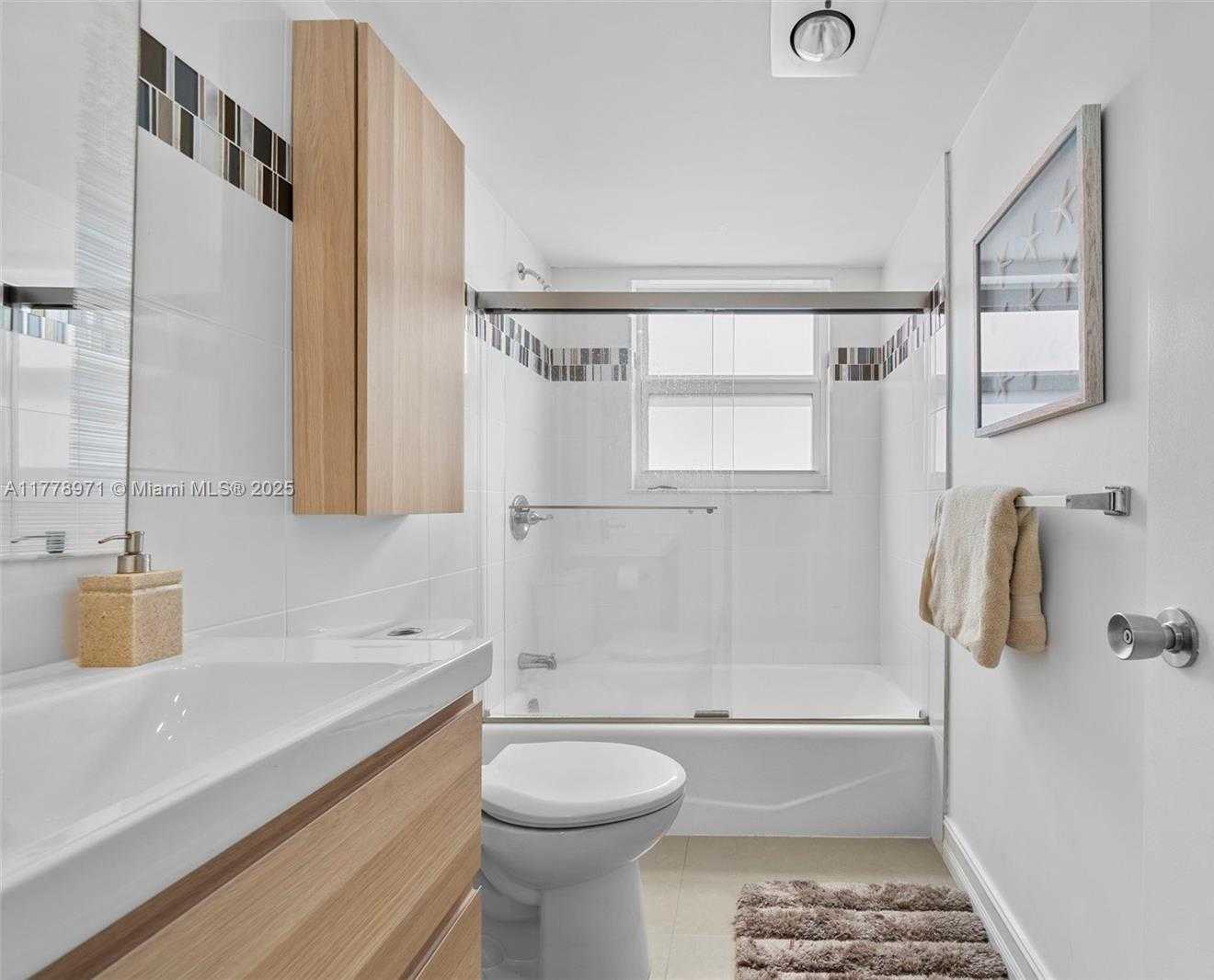 Small Image of 4030 WEST PALM AIRE DR #408, Pompano Beach Number 29