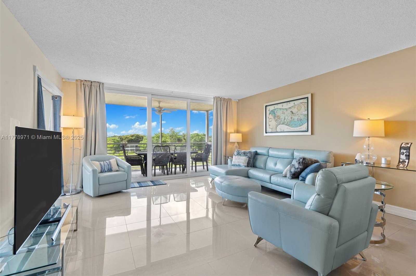 Small Image of 4030 WEST PALM AIRE DR #408, Pompano Beach Number 3