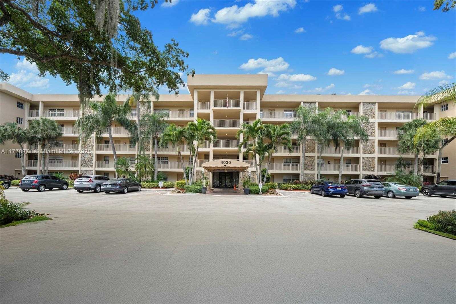 Small Image of 4030 WEST PALM AIRE DR #408, Pompano Beach Number 36