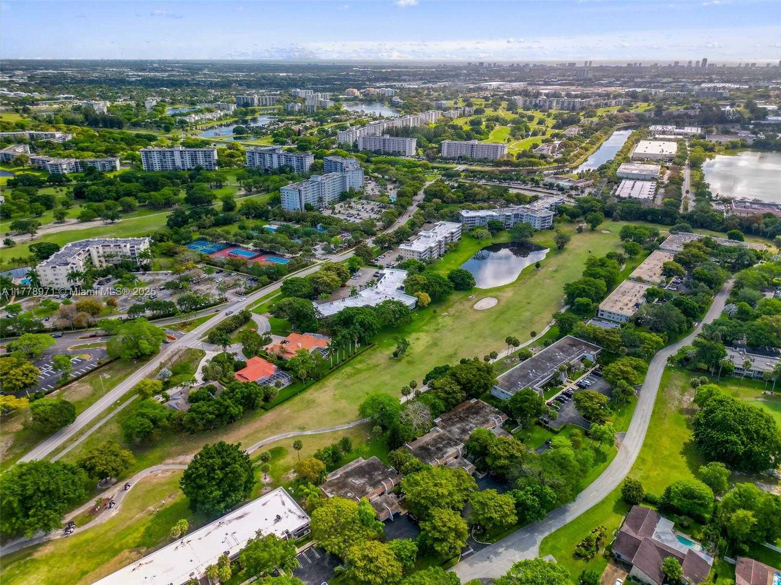 Small Image of 4030 WEST PALM AIRE DR #408, Pompano Beach Number 44