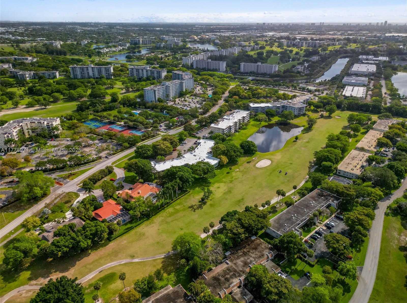 Small Image of 4030 WEST PALM AIRE DR #408, Pompano Beach Number 54