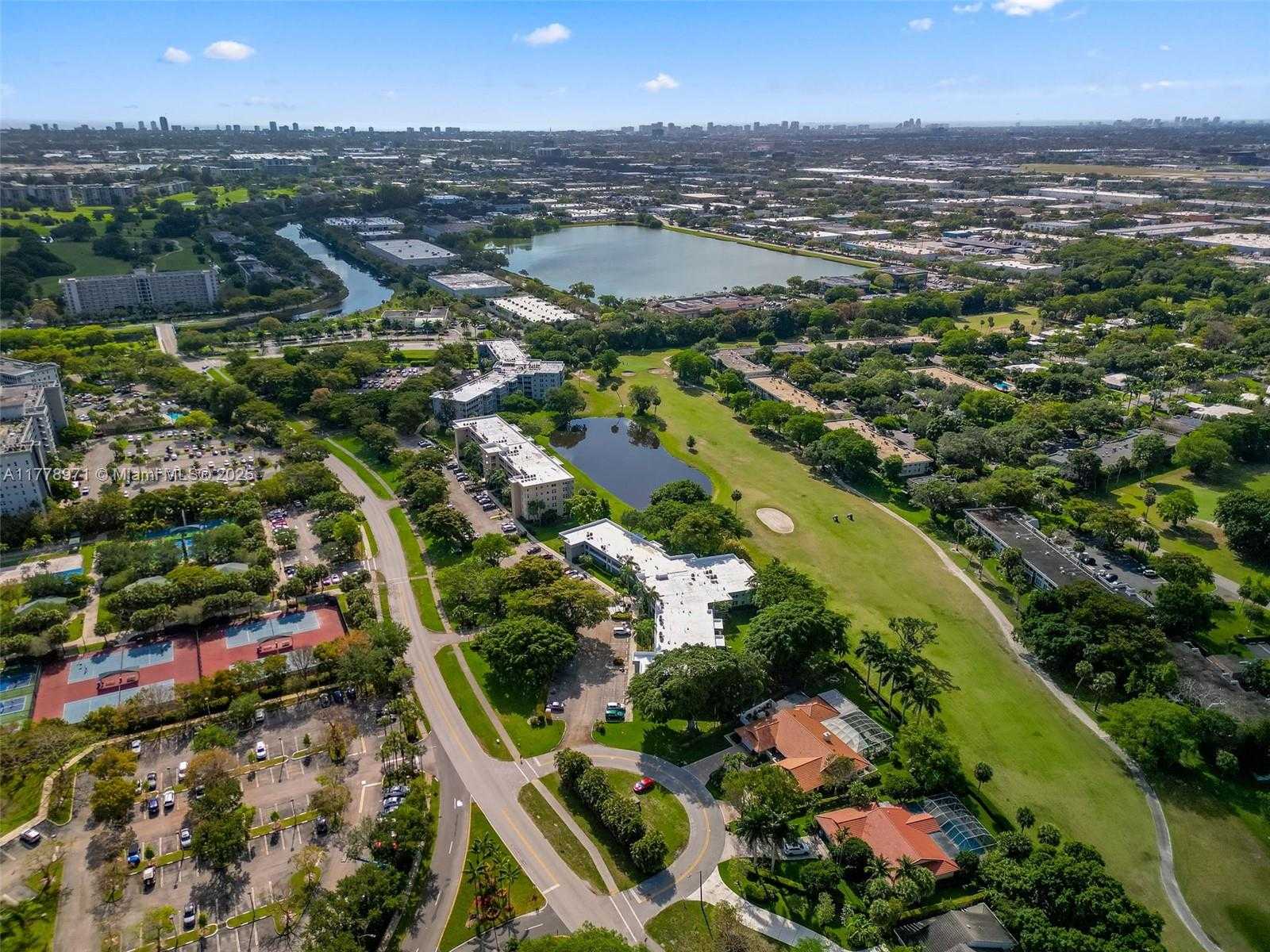 Small Image of 4030 WEST PALM AIRE DR #408, Pompano Beach Number 56