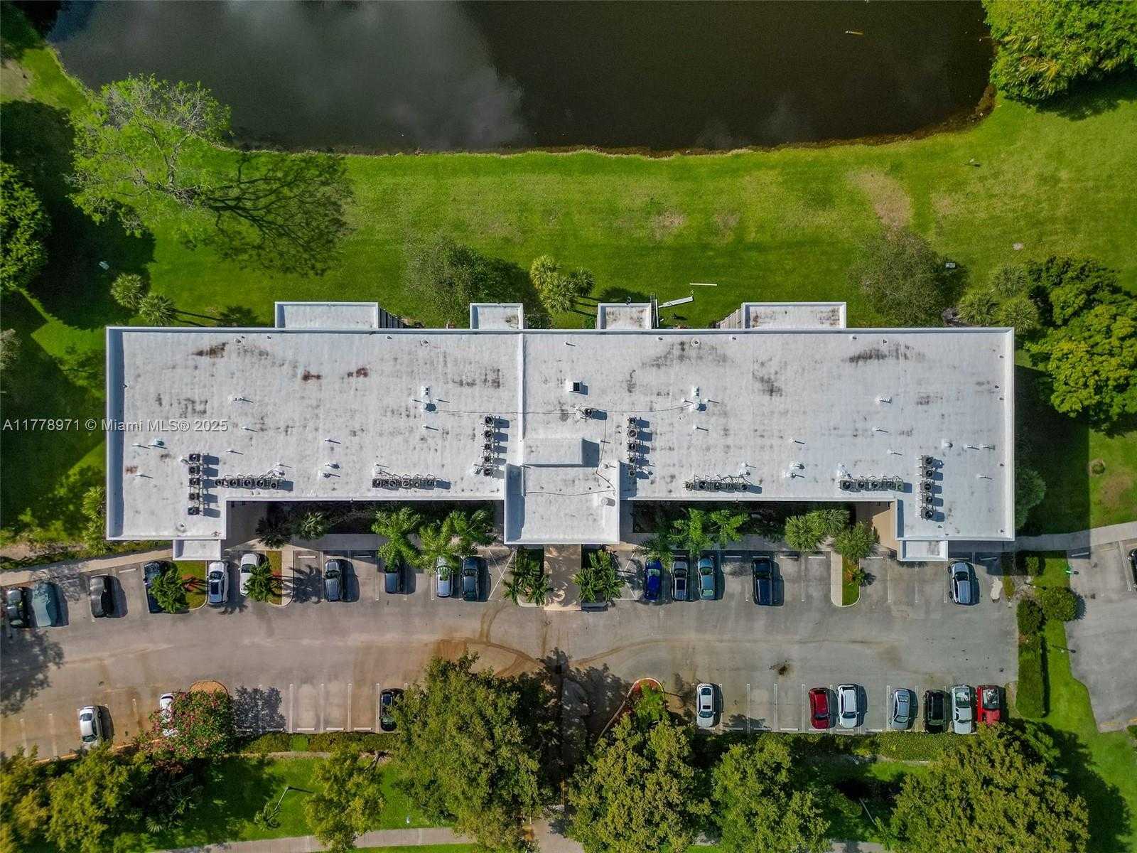 Small Image of 4030 WEST PALM AIRE DR #408, Pompano Beach Number 62