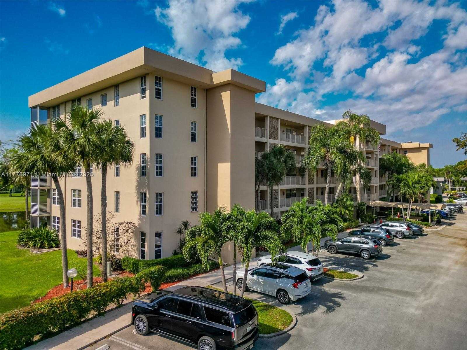 Small Image of 4030 WEST PALM AIRE DR #408, Pompano Beach Number 66