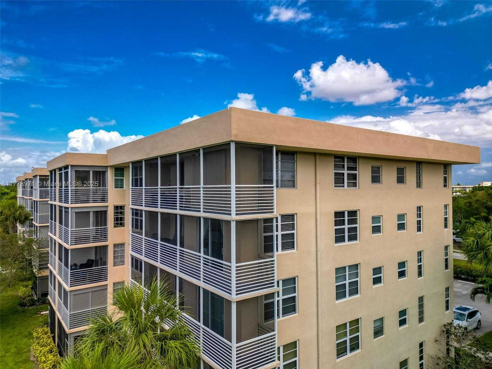 Small Image of 4030 WEST PALM AIRE DR #408, Pompano Beach Number 67