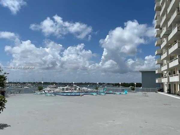 Small Image of 7904 WEST DR #104, North Bay Village Number 10