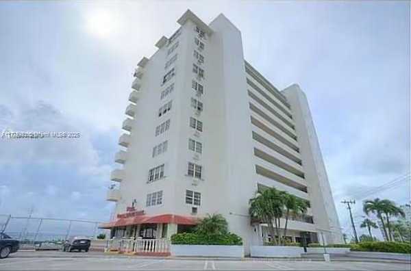 Small Image of 7904 WEST DR #104, North Bay Village Number 11