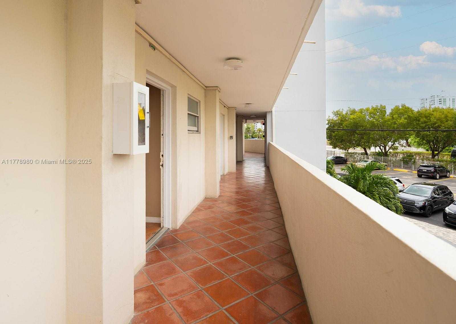 Small Image of 7904 WEST DR #104, North Bay Village Number 12