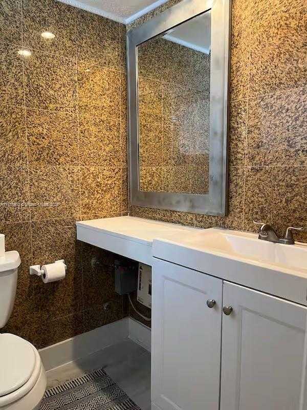 Small Image of 7904 WEST DR #104, North Bay Village Number 8