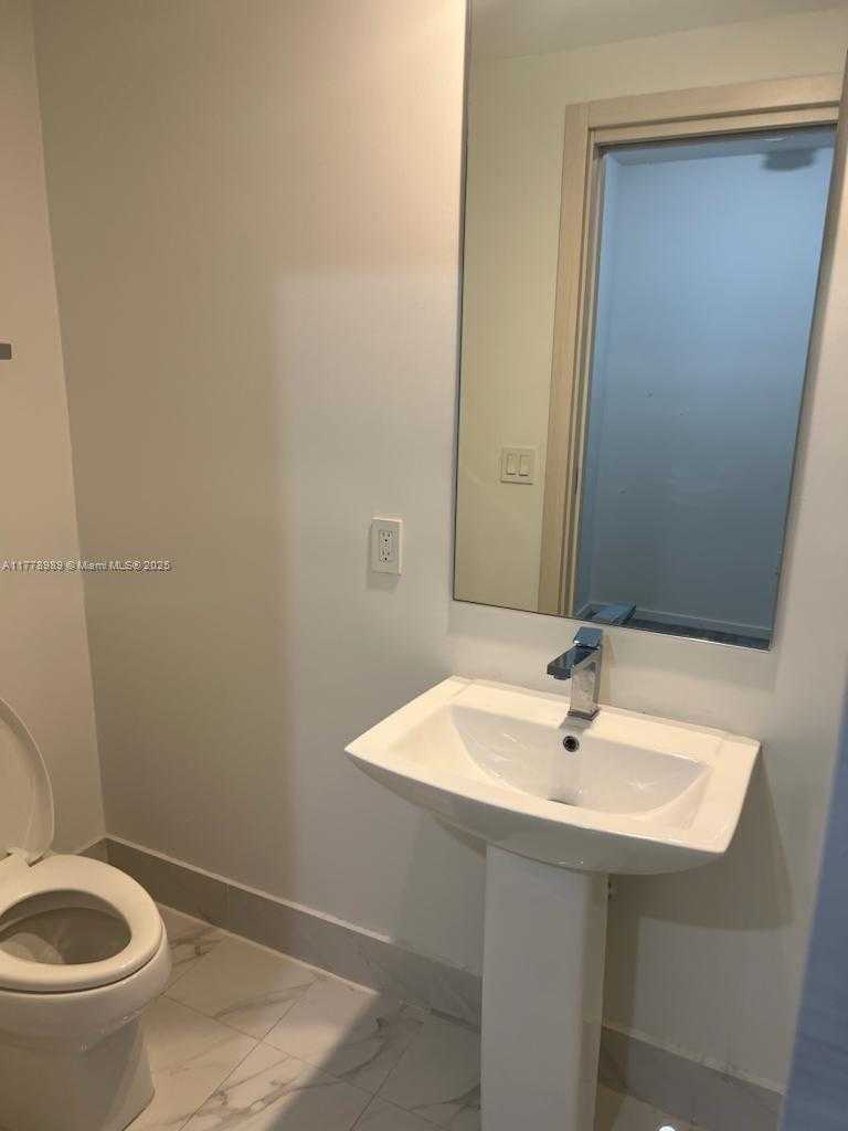 Small Image of 801 SOUTH MIAMI AVE #5108, Miami Number 7