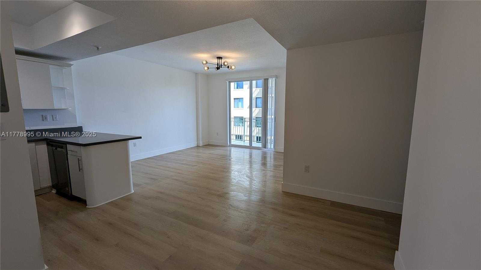 Small Image of 3500 #600, Miami Number 2