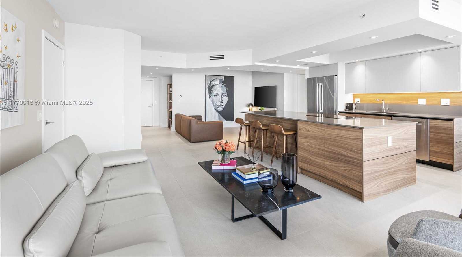 Small Image of 21055 YACHT CLUB DR #2707, Aventura Number 2