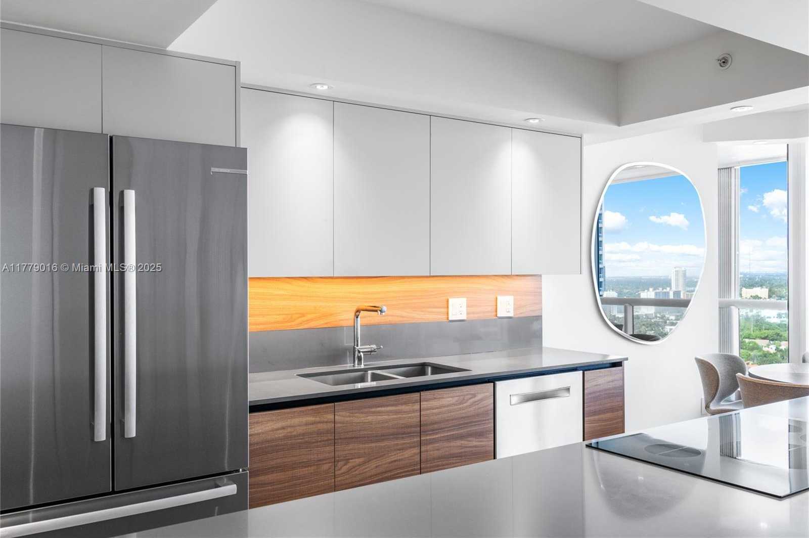 Small Image of 21055 YACHT CLUB DR #2707, Aventura Number 22