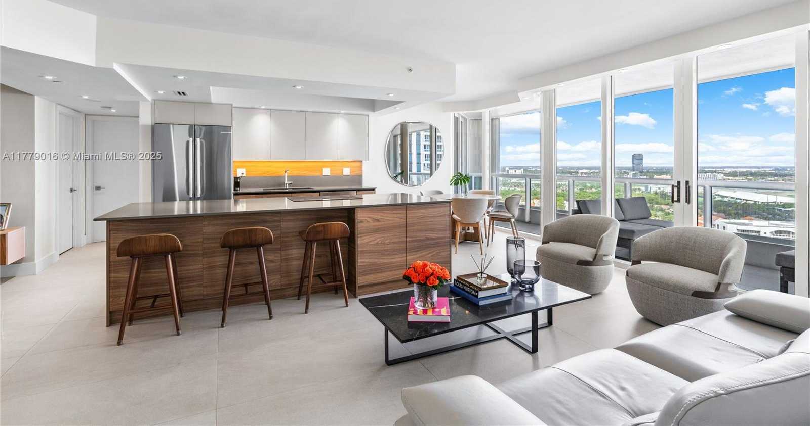 Small Image of 21055 YACHT CLUB DR #2707, Aventura Number 23