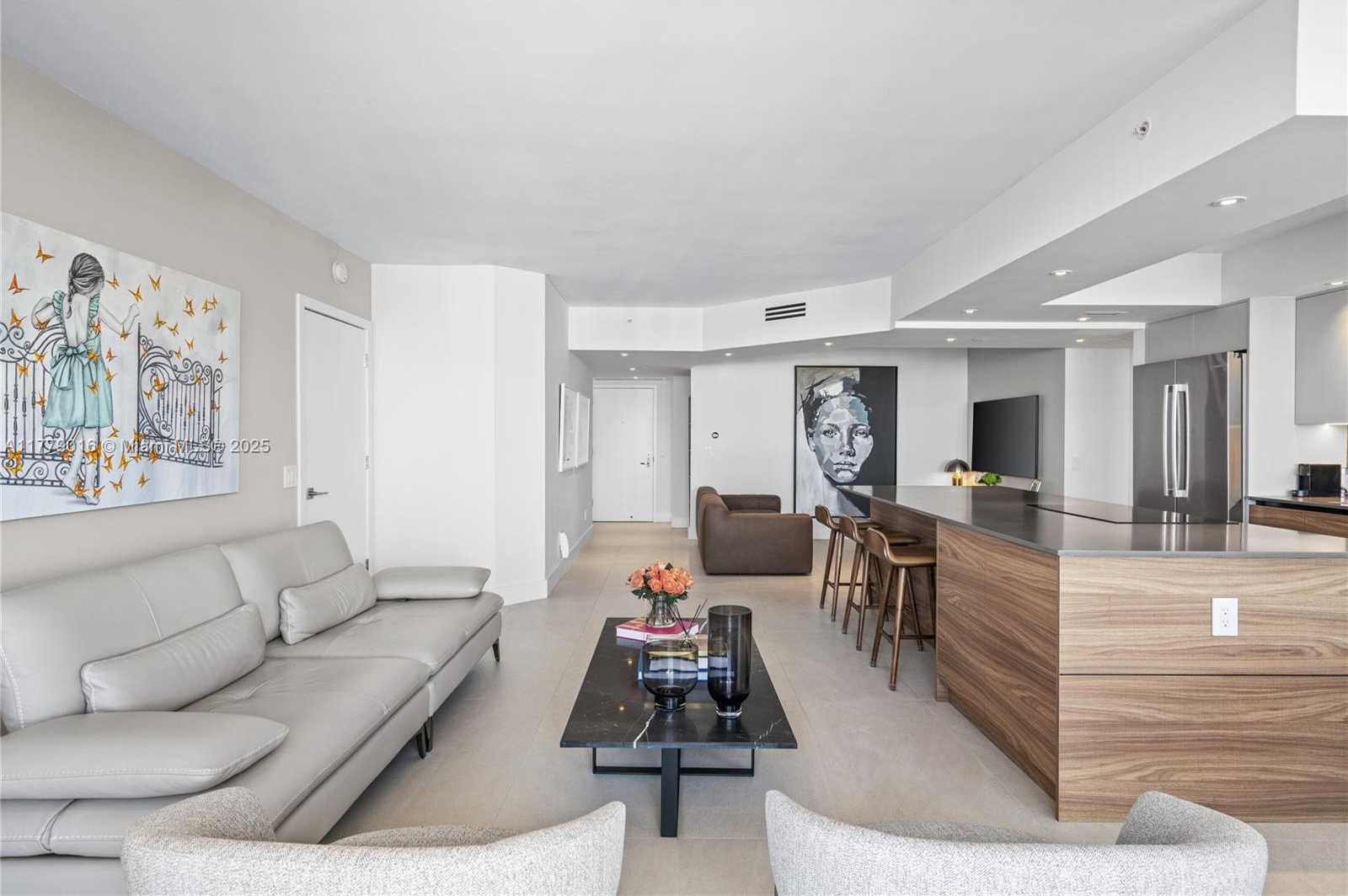 Small Image of 21055 YACHT CLUB DR #2707, Aventura Number 24