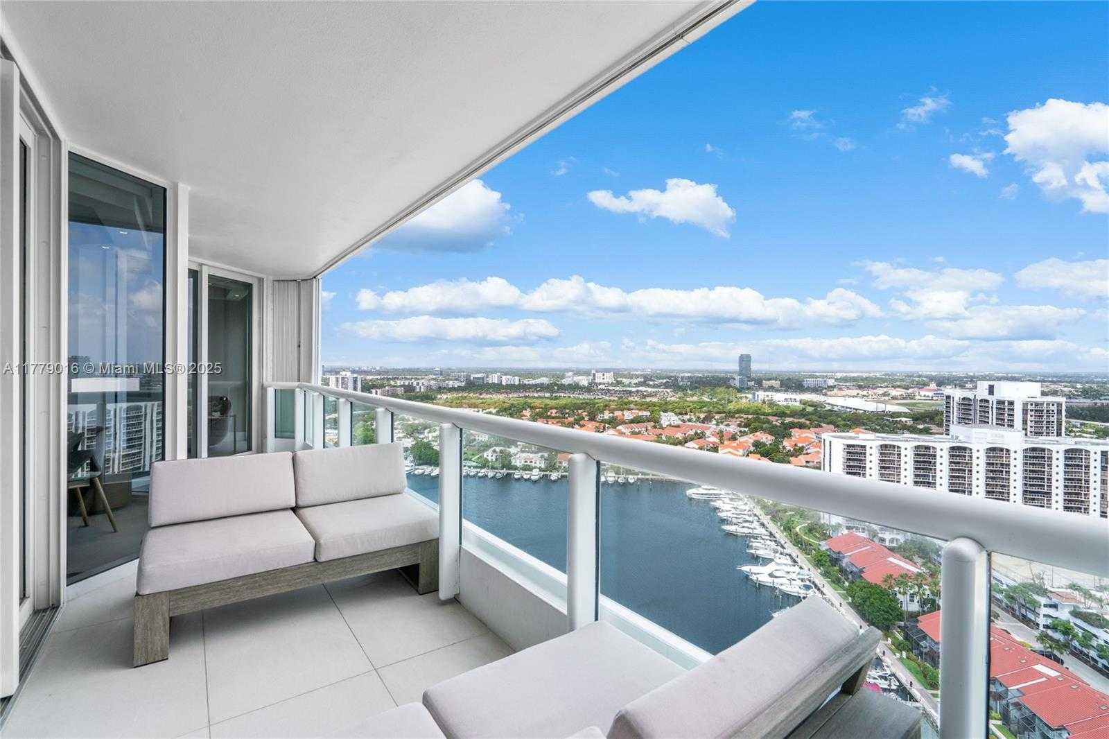 Small Image of 21055 YACHT CLUB DR #2707, Aventura Number 45