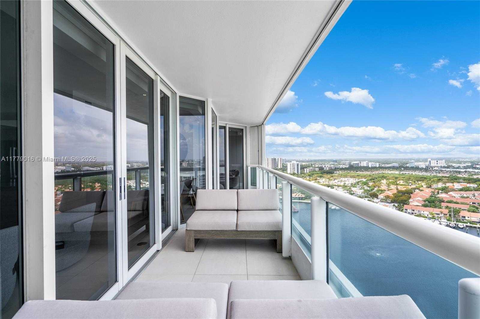 Small Image of 21055 YACHT CLUB DR #2707, Aventura Number 46