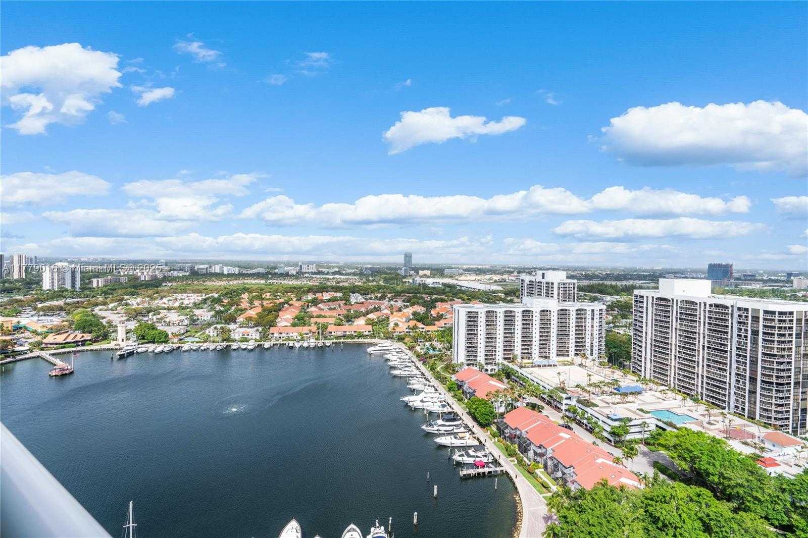 Small Image of 21055 YACHT CLUB DR #2707, Aventura Number 47