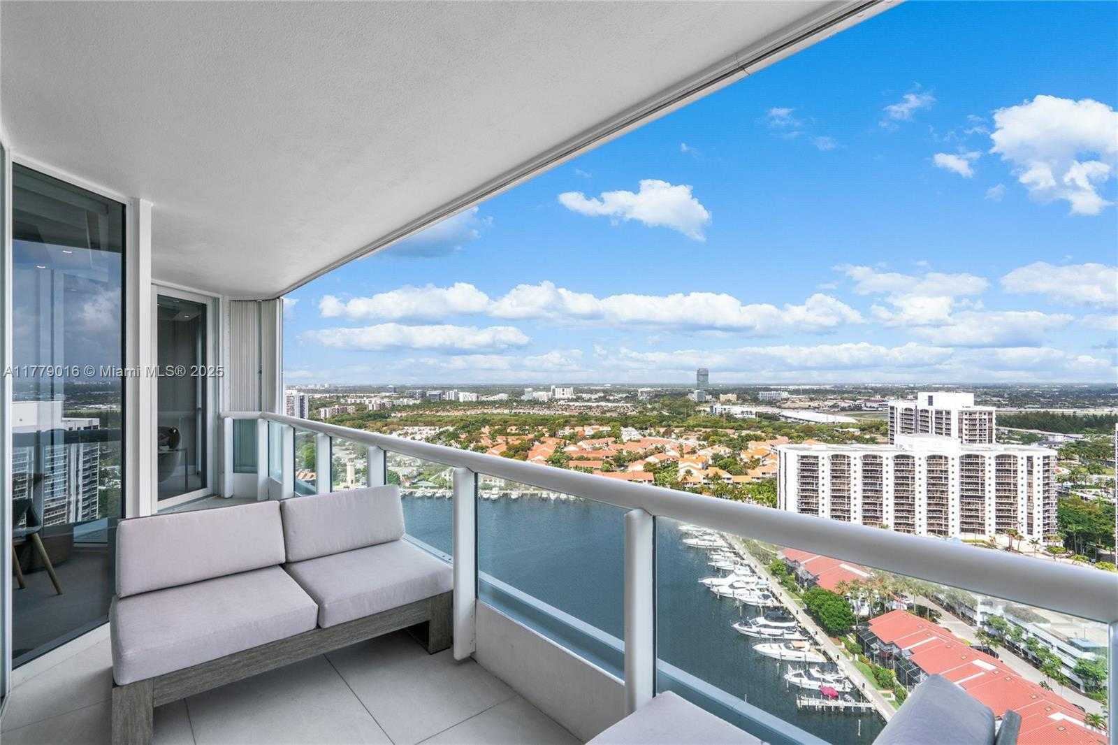 Small Image of 21055 YACHT CLUB DR #2707, Aventura Number 48