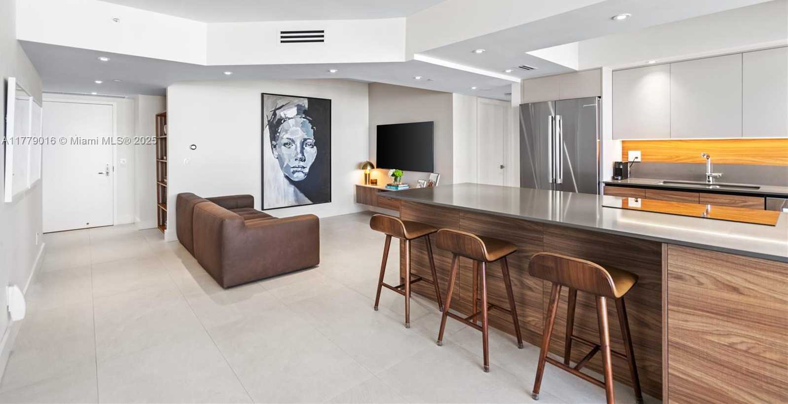 Small Image of 21055 YACHT CLUB DR #2707, Aventura Number 6