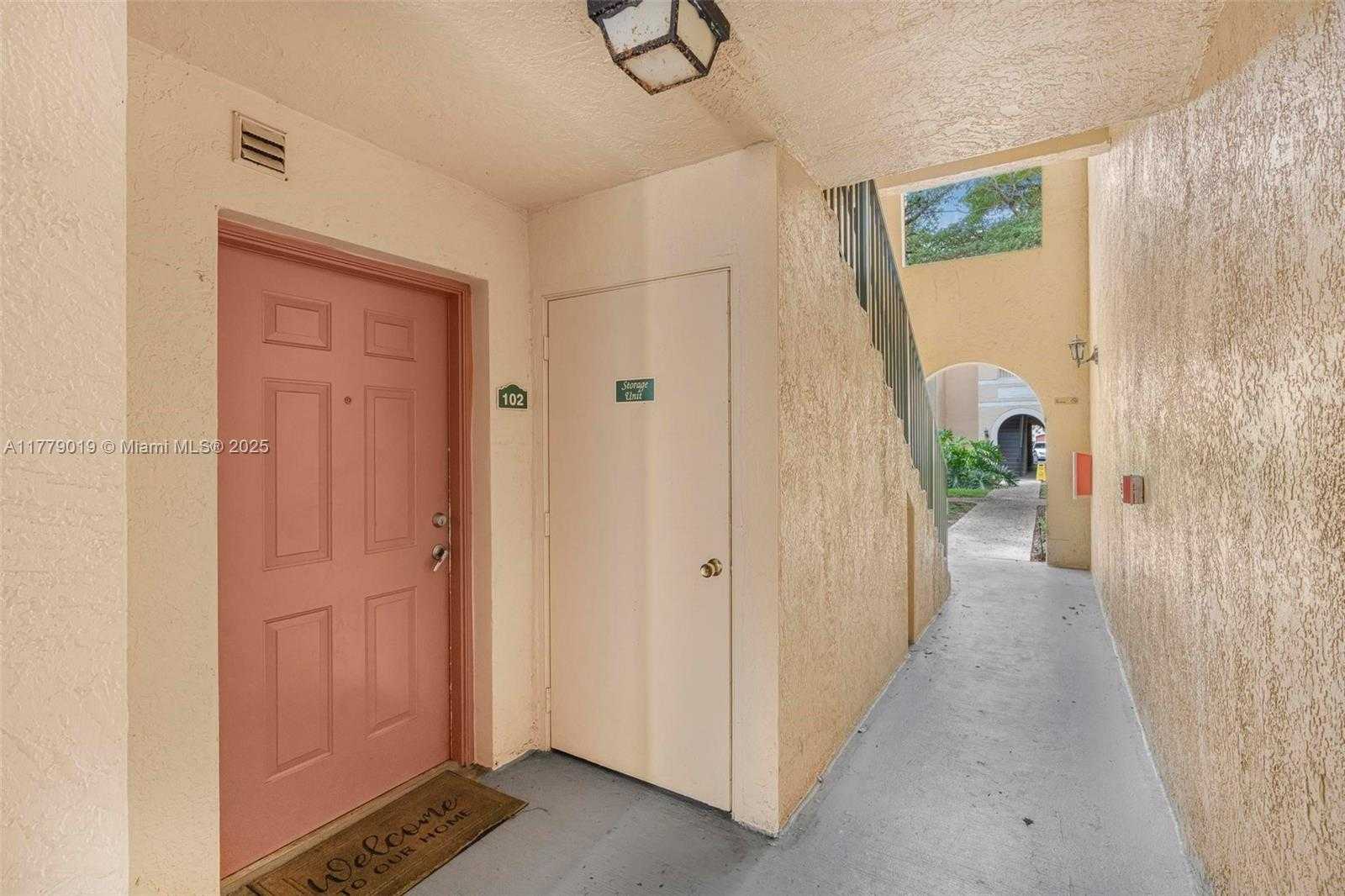 Small Image of 2433 CENTERGATE DR #102, Miramar Number 2