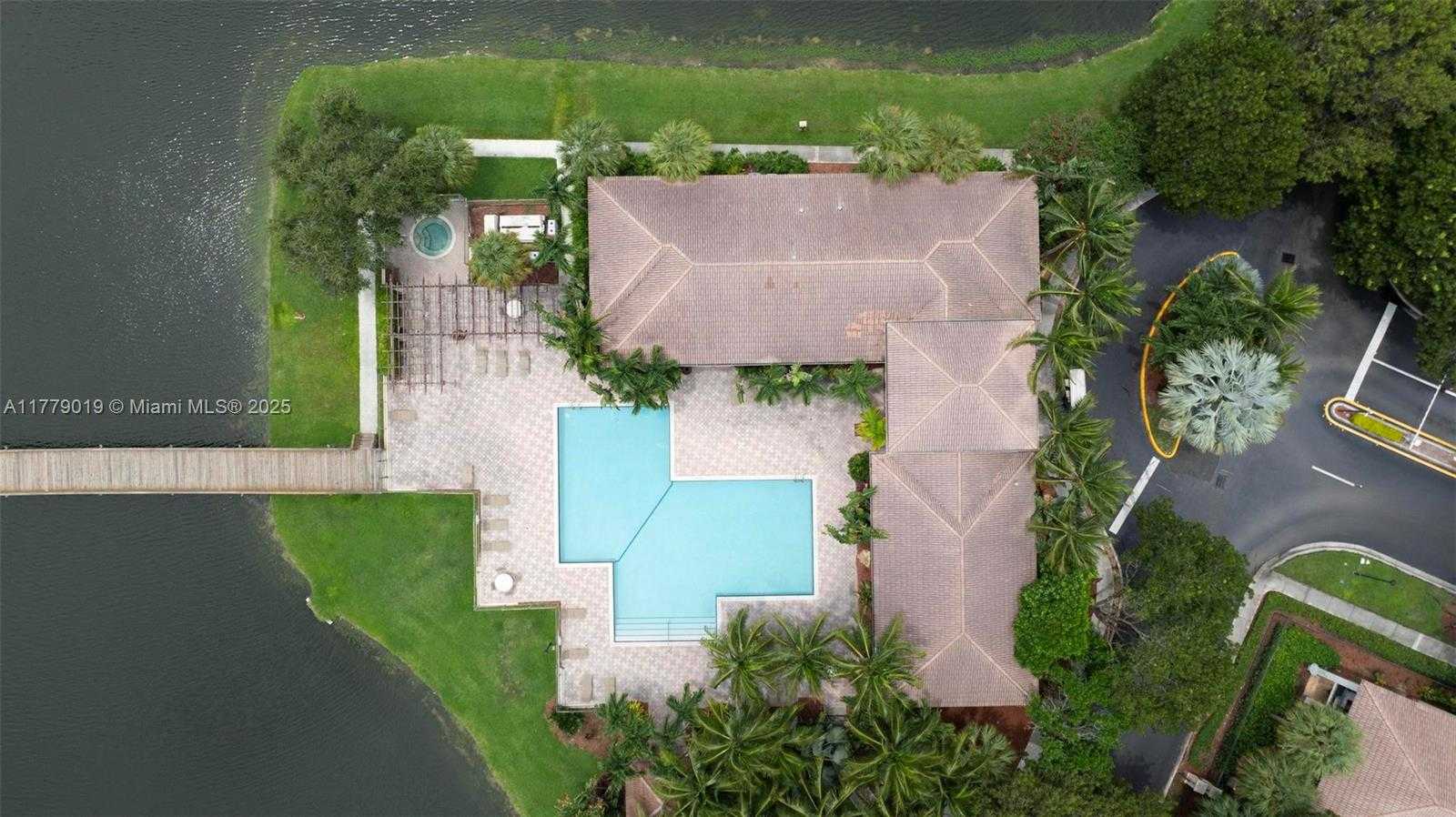 Small Image of 2433 CENTERGATE DR #102, Miramar Number 20