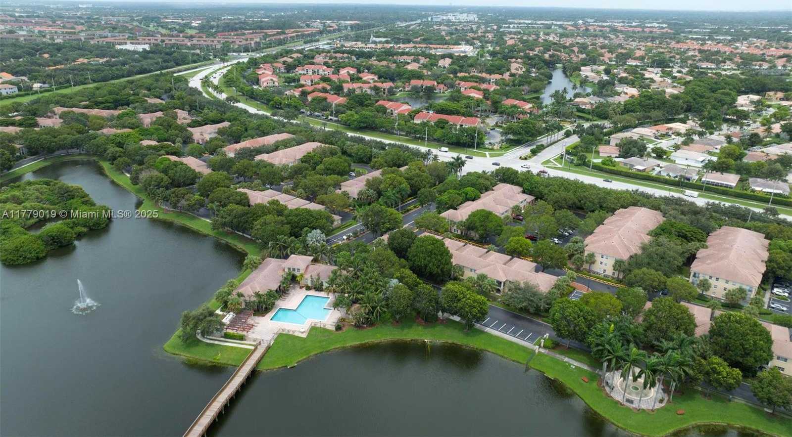 Small Image of 2433 CENTERGATE DR #102, Miramar Number 21