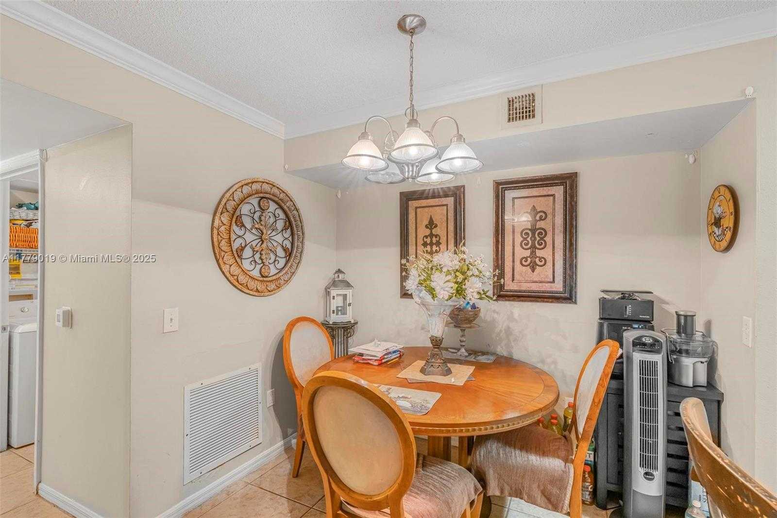 Small Image of 2433 CENTERGATE DR #102, Miramar Number 5