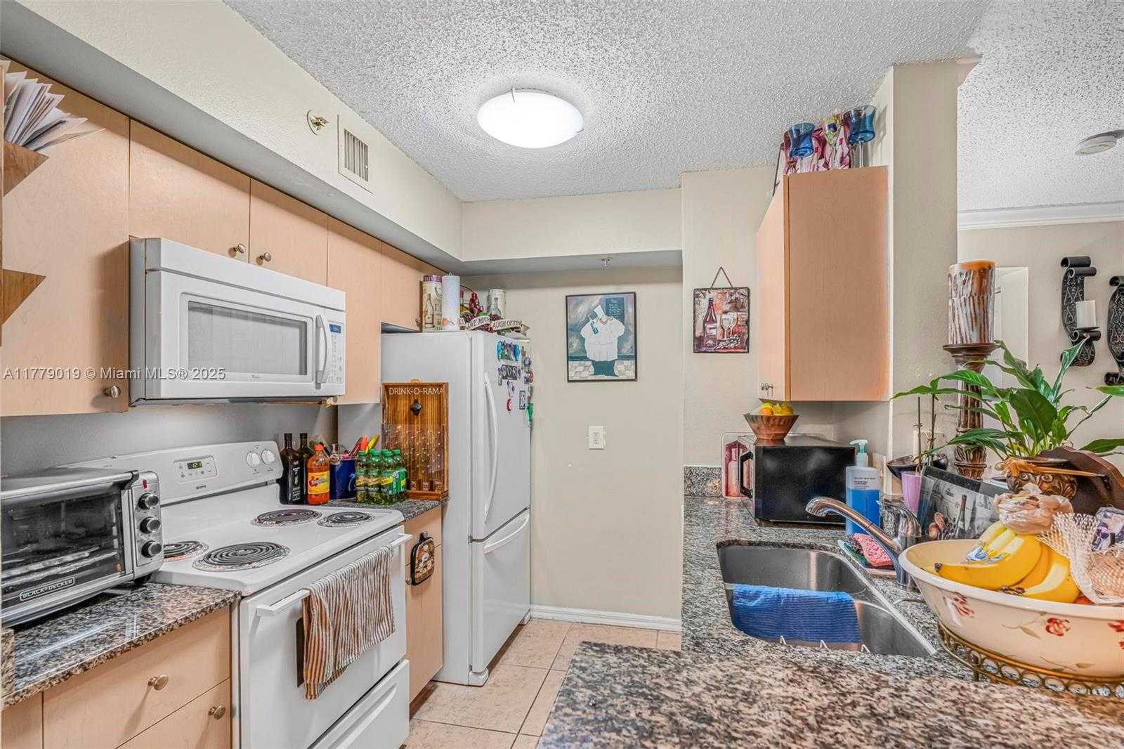 Small Image of 2433 CENTERGATE DR #102, Miramar Number 7