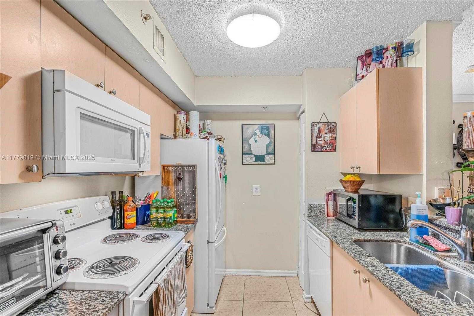 Small Image of 2433 CENTERGATE DR #102, Miramar Number 8
