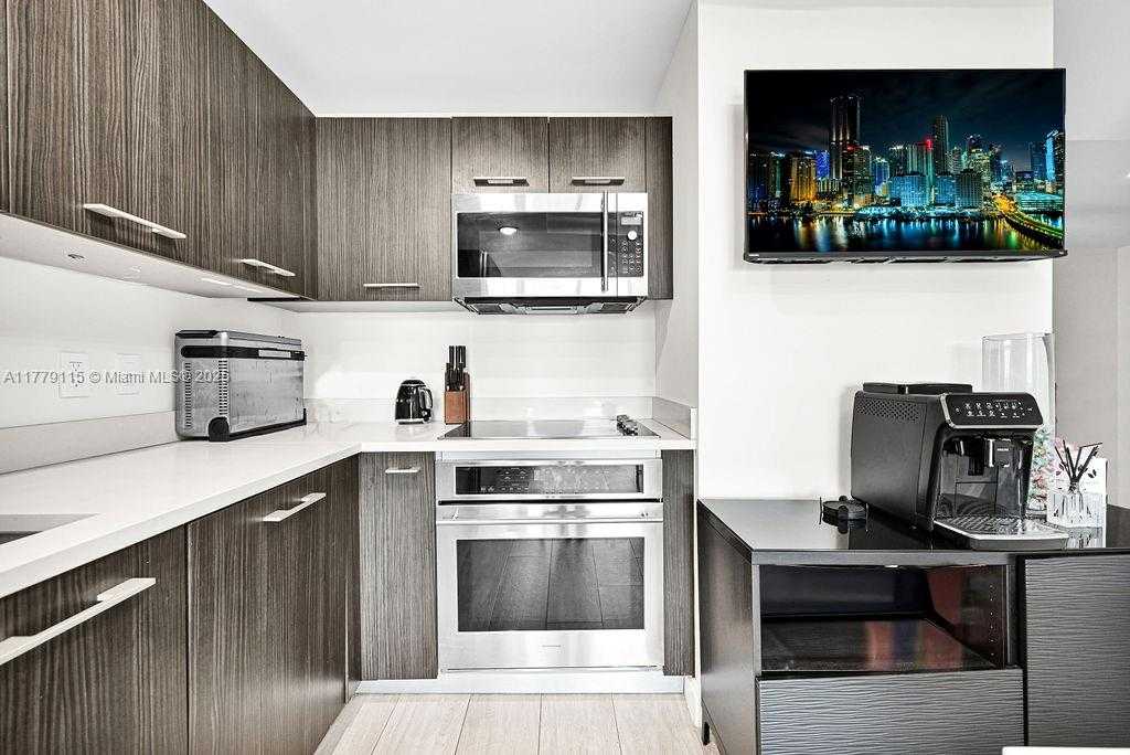 Small Image of 45 SOUTH WEST 9TH ST #3705, Miami Number 10