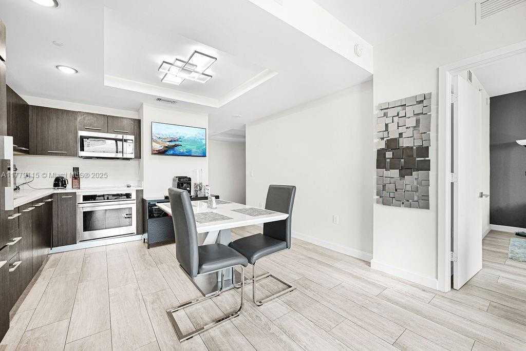 Small Image of 45 SOUTH WEST 9TH ST #3705, Miami Number 12