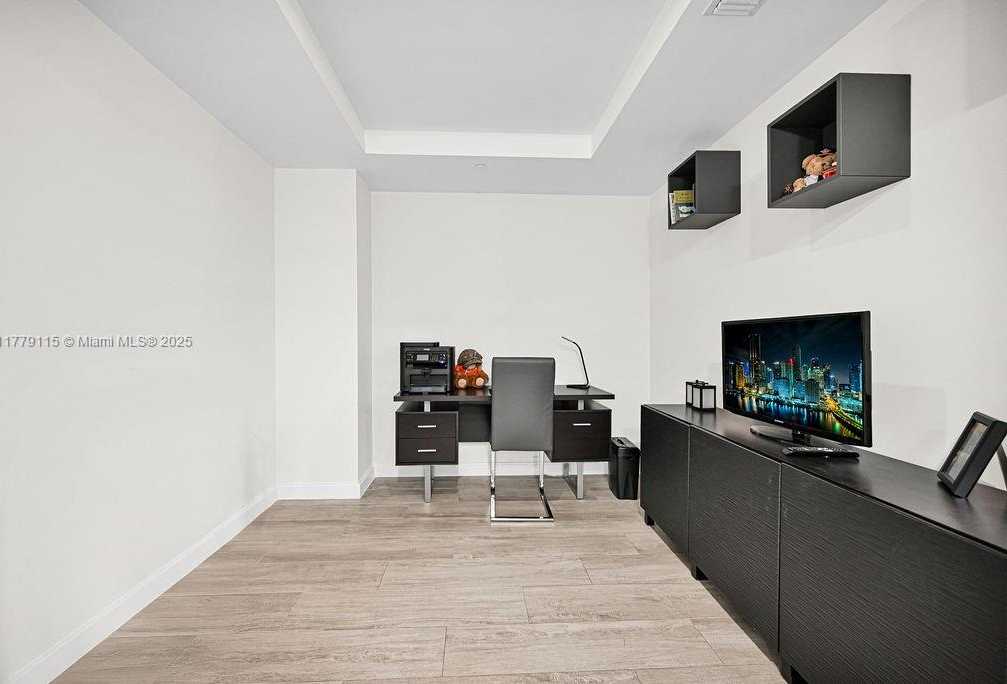 Small Image of 45 SOUTH WEST 9TH ST #3705, Miami Number 14