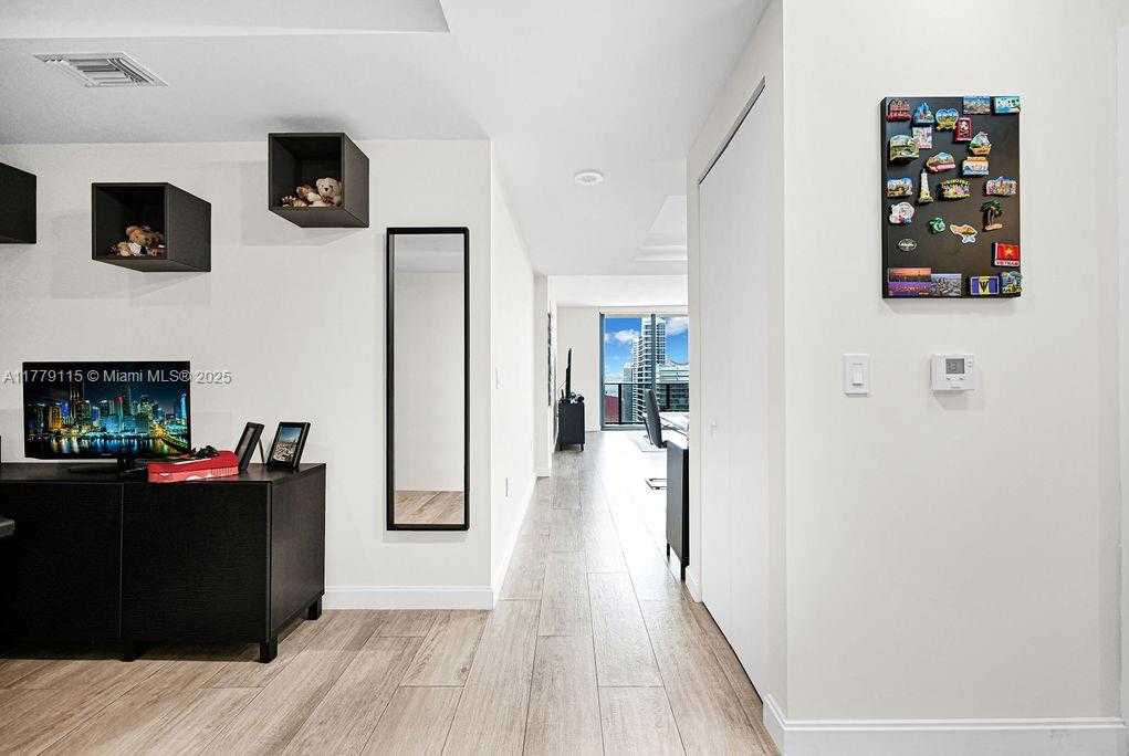 Small Image of 45 SOUTH WEST 9TH ST #3705, Miami Number 17