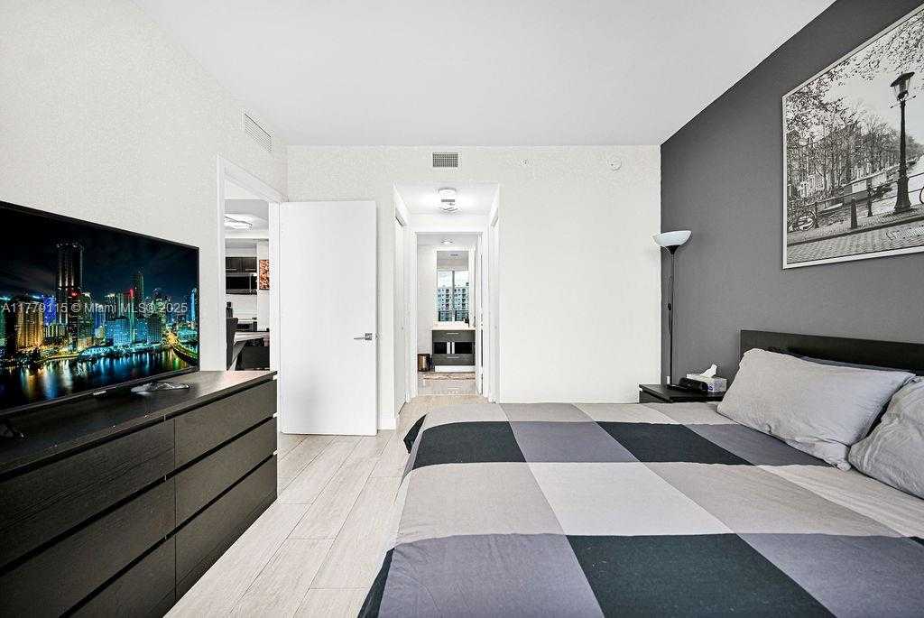 Small Image of 45 SOUTH WEST 9TH ST #3705, Miami Number 20