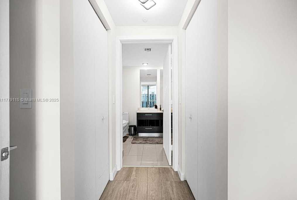 Small Image of 45 SOUTH WEST 9TH ST #3705, Miami Number 21