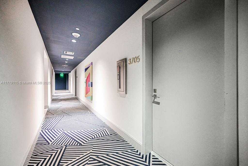 Small Image of 45 SOUTH WEST 9TH ST #3705, Miami Number 24