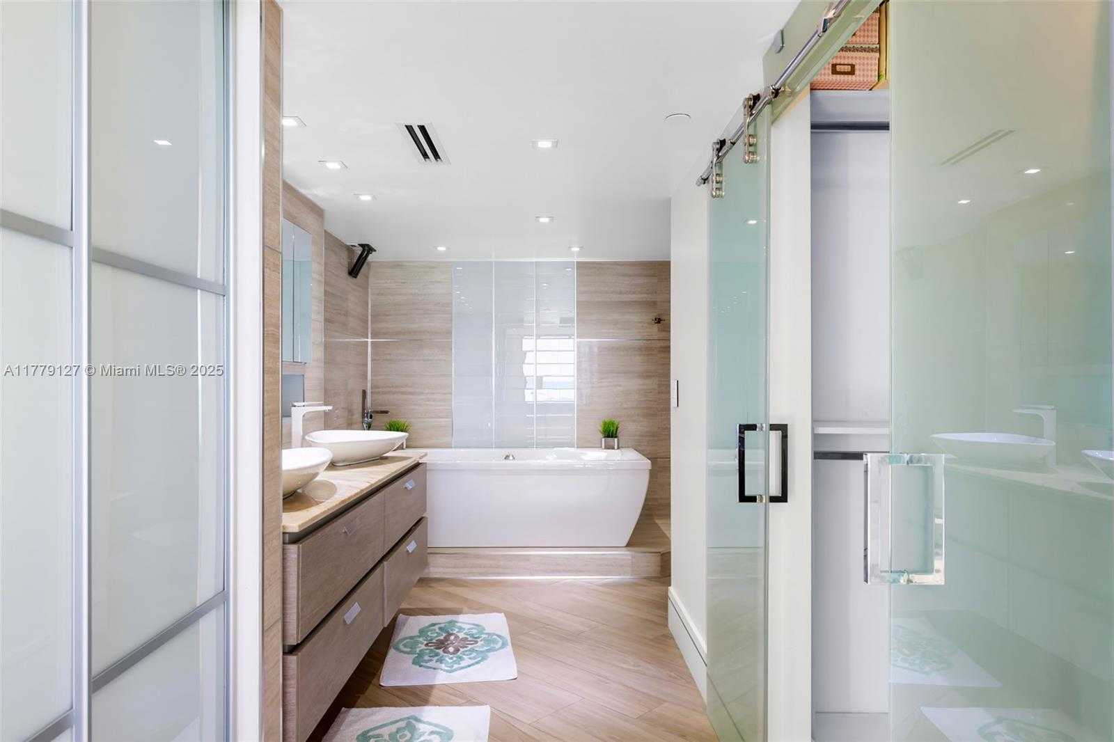 Small Image of 6061 COLLINS AVE #8F, Miami Beach Number 11
