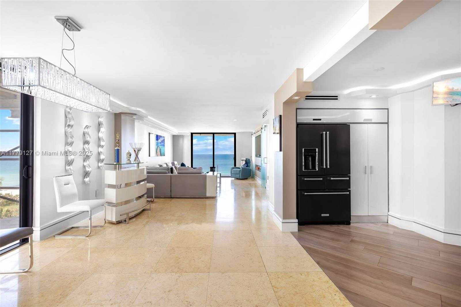 Small Image of 6061 COLLINS AVE #8F, Miami Beach Number 4