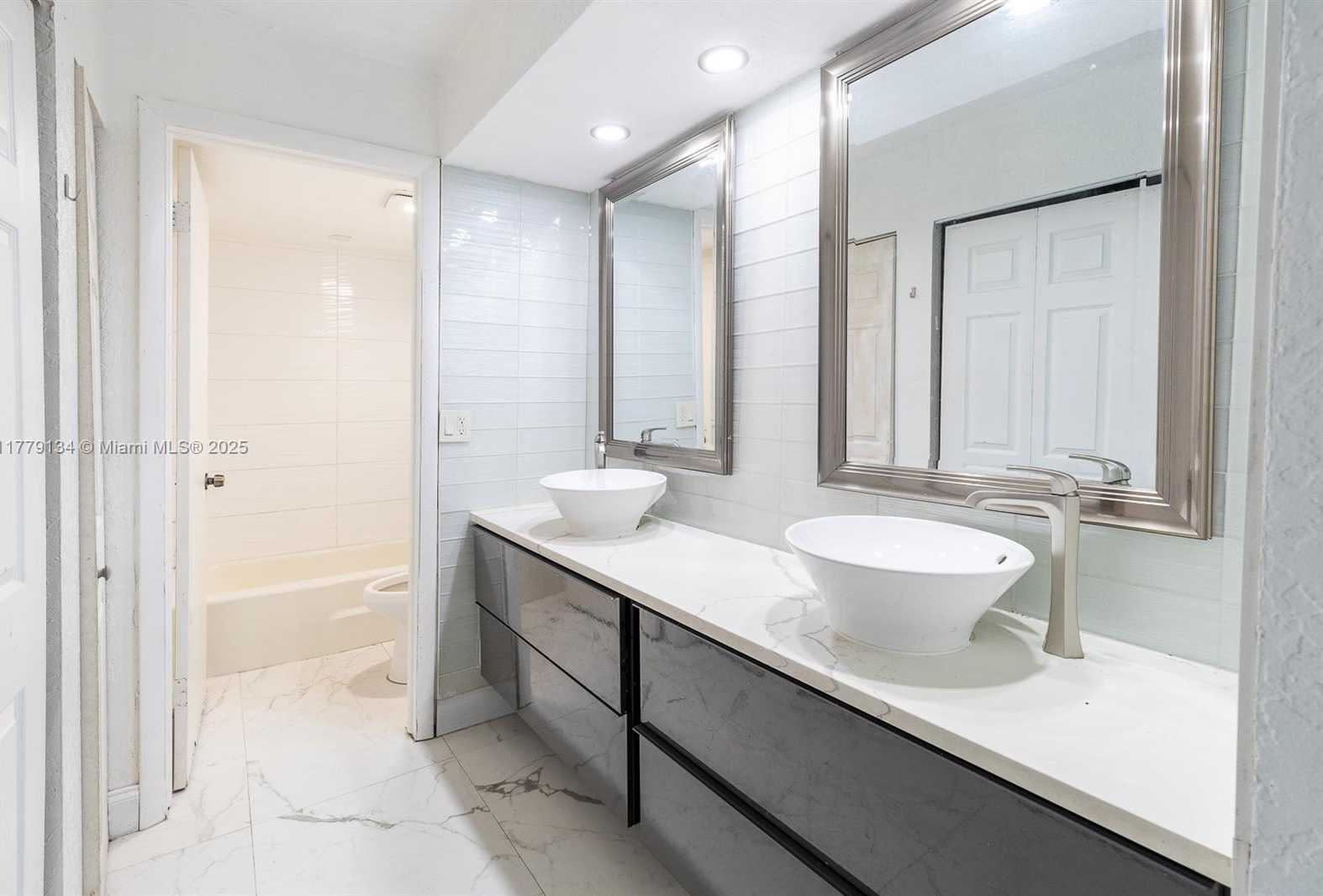 Small Image of Lauderhill Number 14