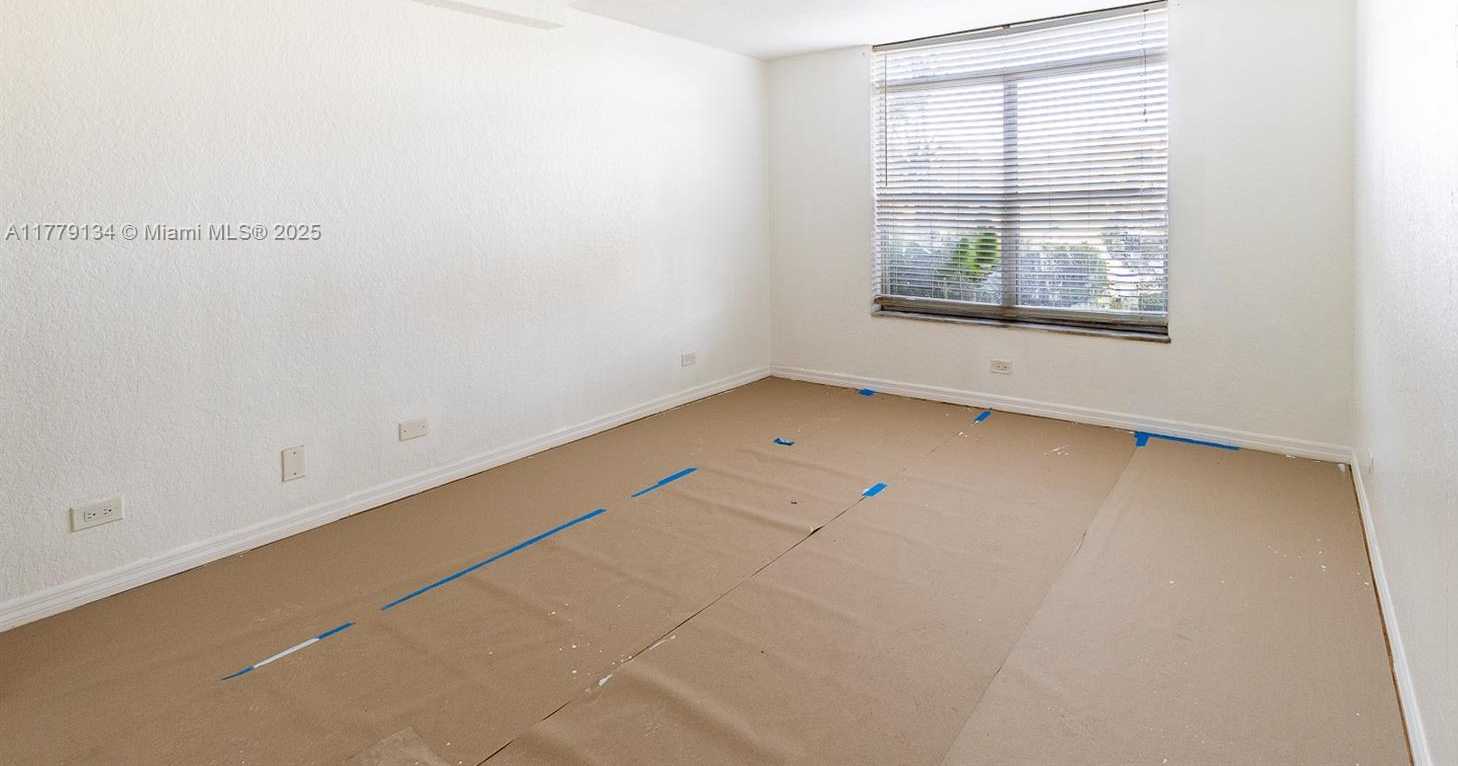 Small Image of Lauderhill Number 15