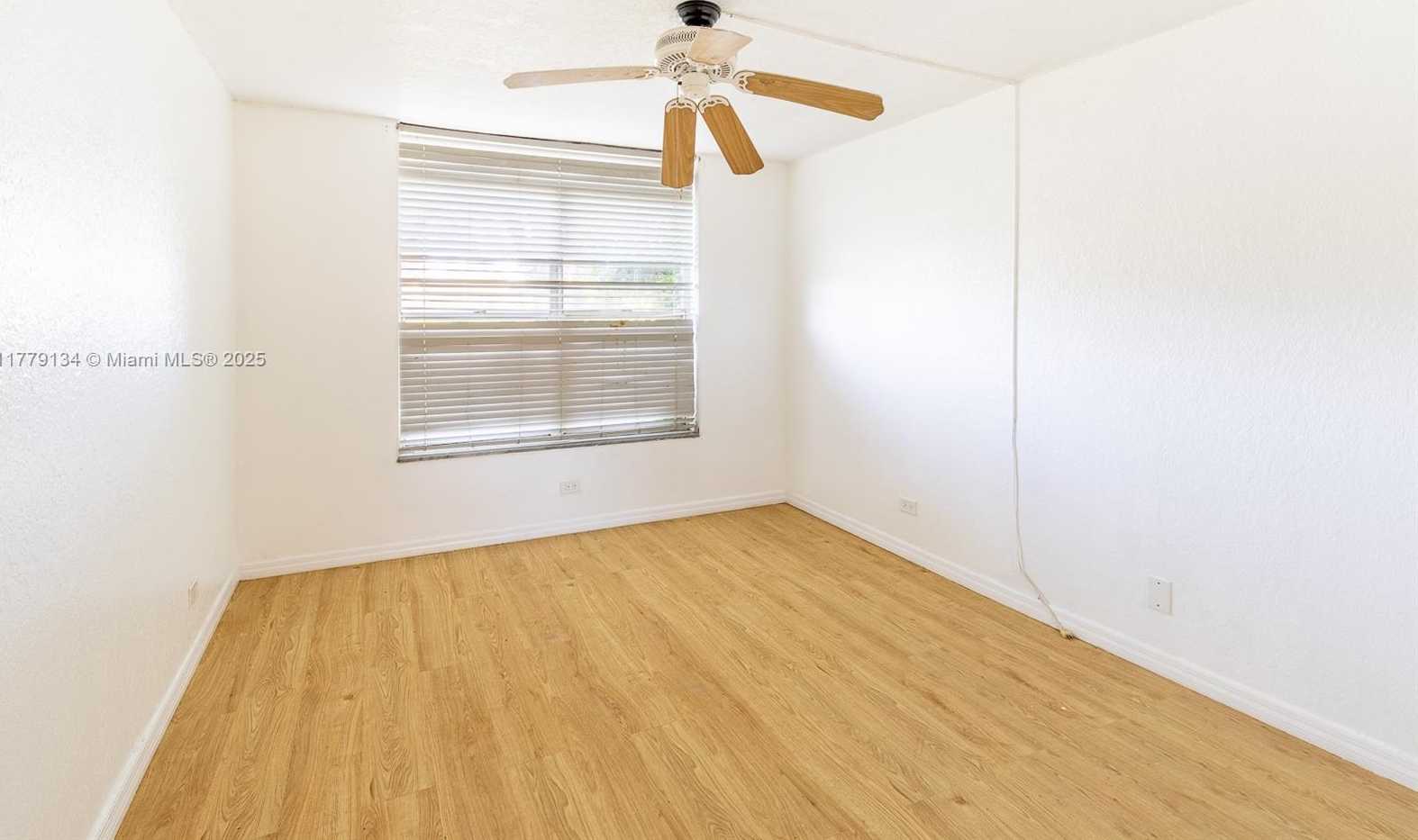 Small Image of Lauderhill Number 18